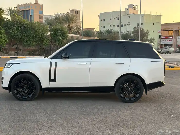 رنج روفر اوتوبوقوافي فيرست اديشن بلاك 8 سلندر جديد 13