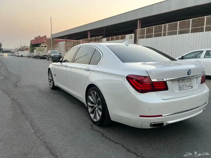 بي إم دبليو مديل 2013 7