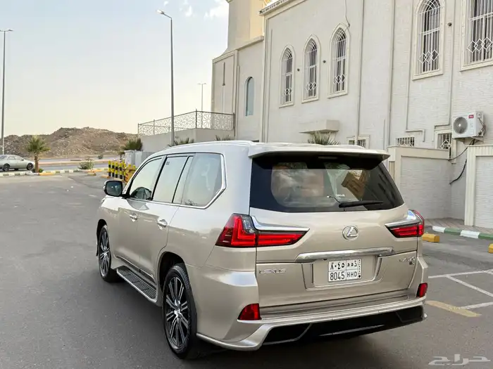 جيب لكزس 2018 8