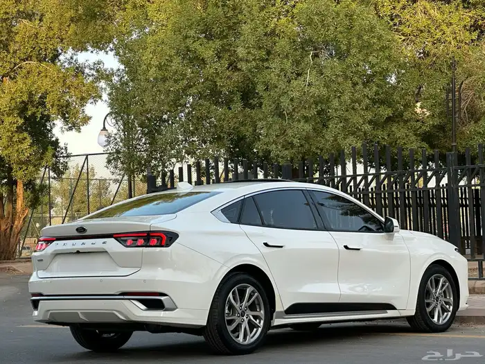 فورد تورس موديل 2023 نص فل ترند بطاقه جمركية 10