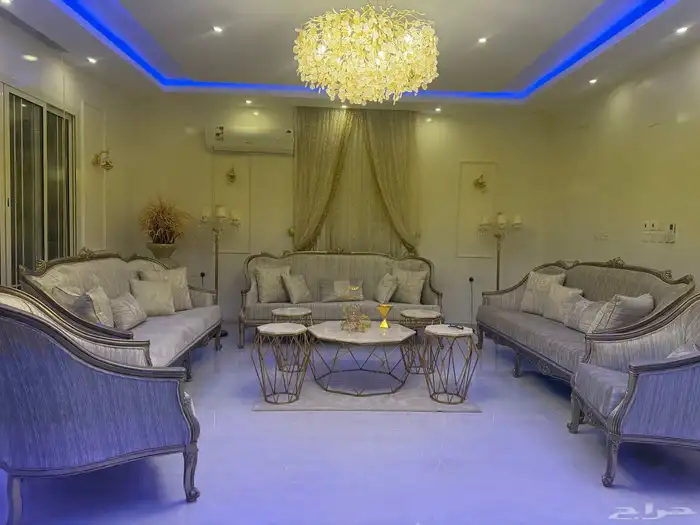 كنب صاله فخم مع طاولات الضيافه 3