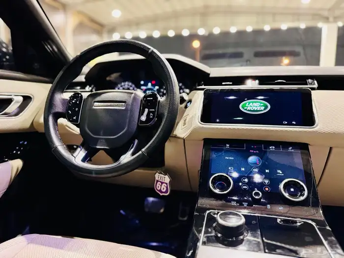 رنج روفر فيلار . SE P250 R-Dynamic 10