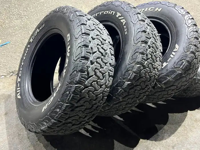 كفرات نضيفه بالمره حجري تاريخ 24 مقاس 17 19