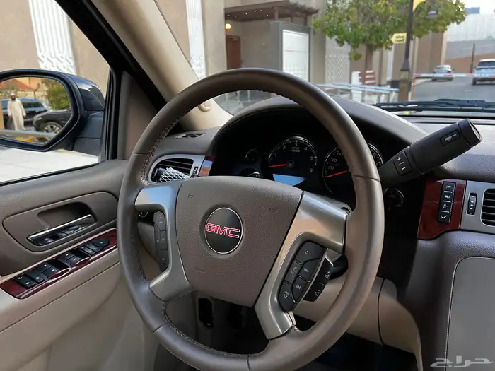 يوكن 2014 مخزن شبه جديد 49