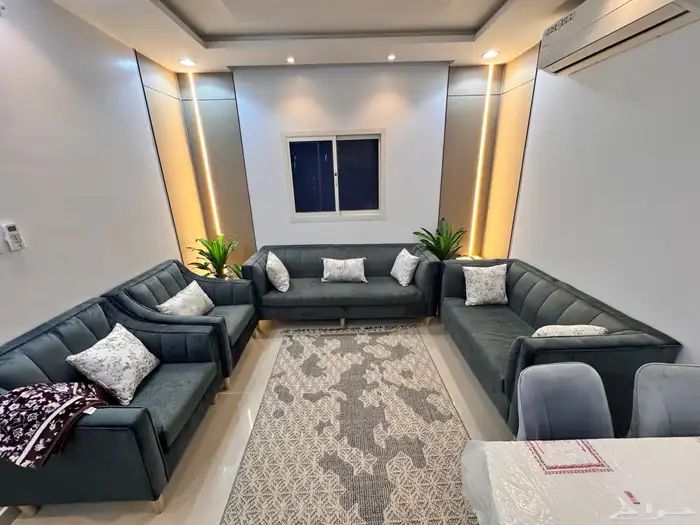 كنب للبيع بحالة جيده 0