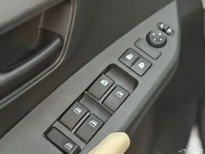 تويوتا يارس 2023 Y 16