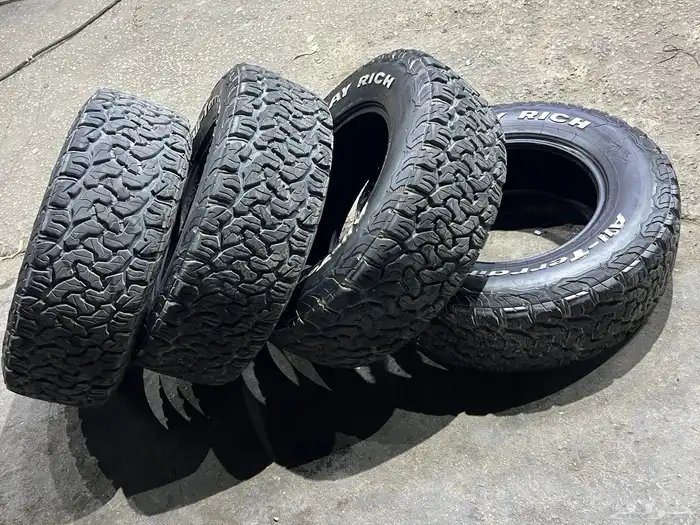 كفرات نضيفه بالمره حجري تاريخ 24 مقاس 17 23