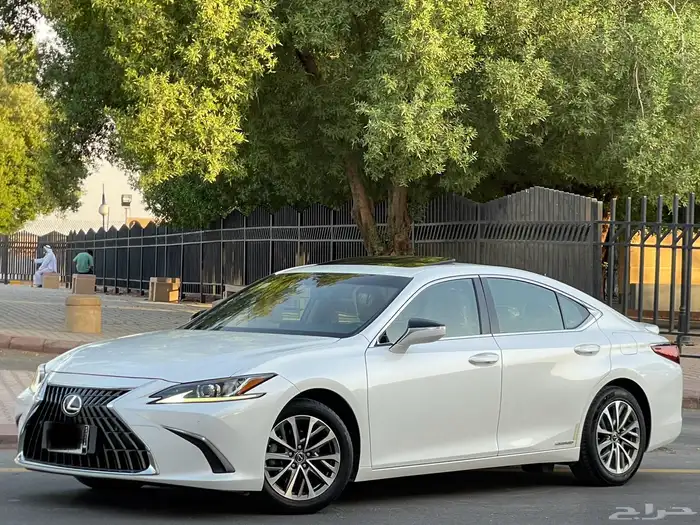 لكزس-ES300h-2022(ممشي49الف) 9