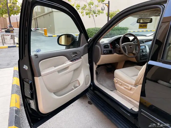 يوكن 2014 مخزن شبه جديد 40