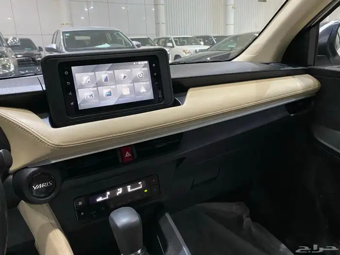 تويوتا يارس موديل 2023 استاندر 7