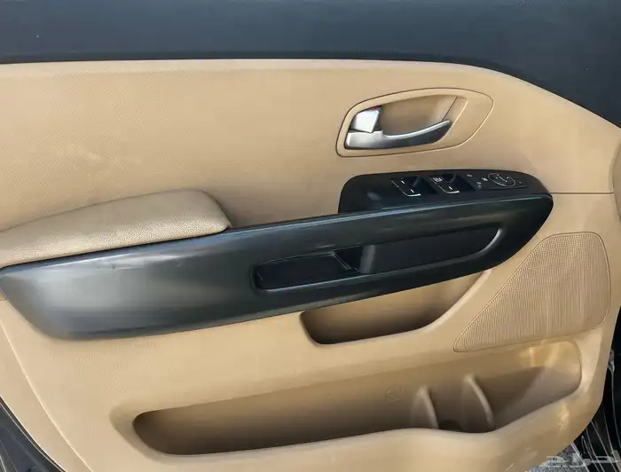 كيا كرنفال بنزين موديل 2020 9