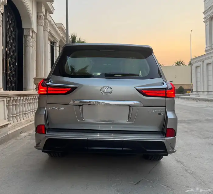 نادر من النوادر جيب لكزس LX570 (مخزن عداد 36 ألف فقط) 4