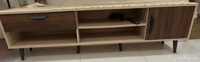 كنب ب الطاولات ب مكتبه التلفزيون (الغرفه 4ف4) ب 1 300 ريال 0