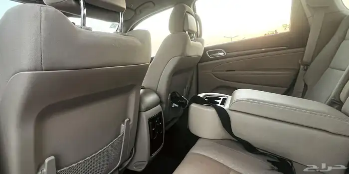 جراند شروكي لاريدو 2019 0