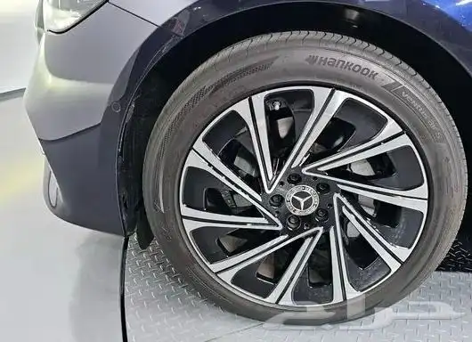 Mercedes E-Class W214E300 4MATIC Exclusive 2025 13