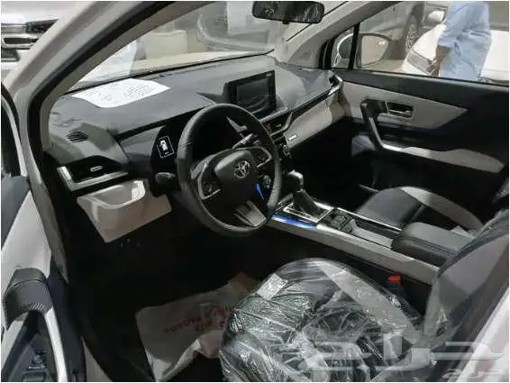 تويوتا فيلوز الجديده 2025 العائليه 7مقاعد كاش واقساط وعروض 4