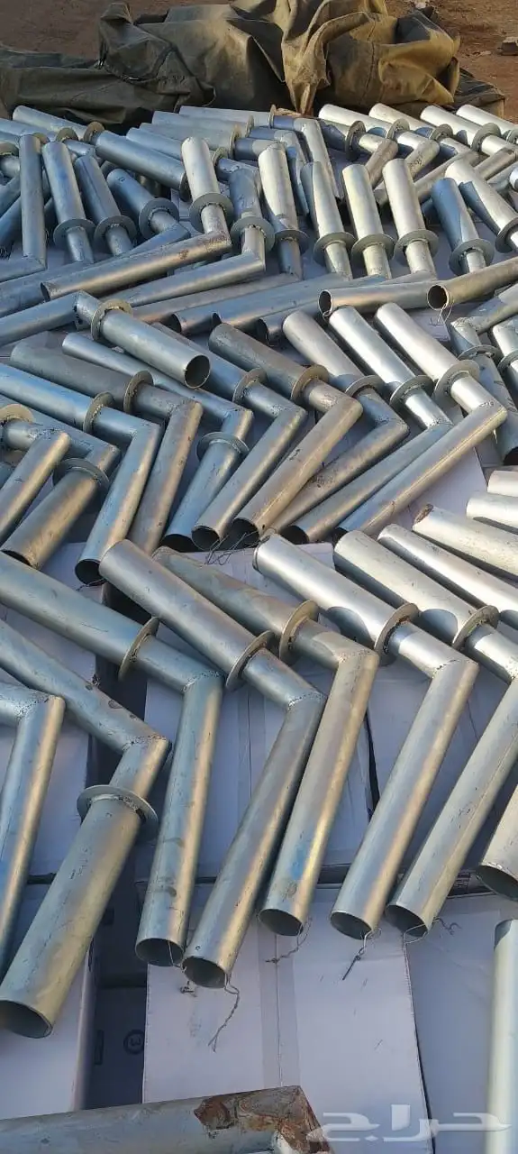 نوفر جميع أنواع أعمدة الإنارة والقواعد الخرسانية 10