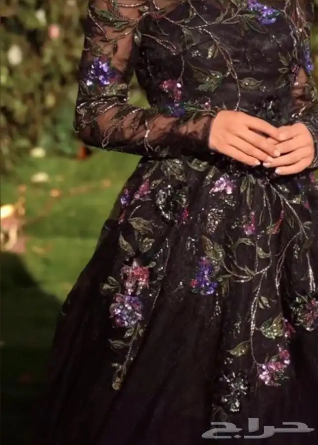 فستان سهرة أسود مطر ز 5