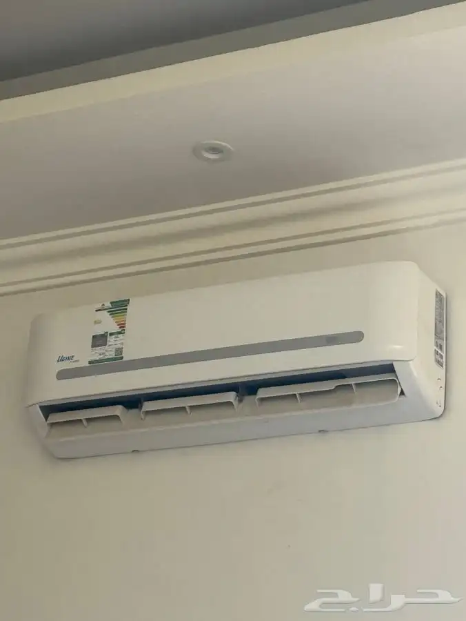 مجلس   طاولة تلفزيون   ستارة   مكيف 3