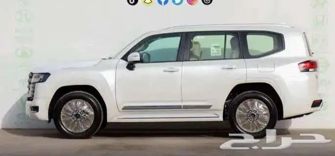 تويوتا لاند كروزر GXRL4 بنزين أبيض لوحات 2025 7