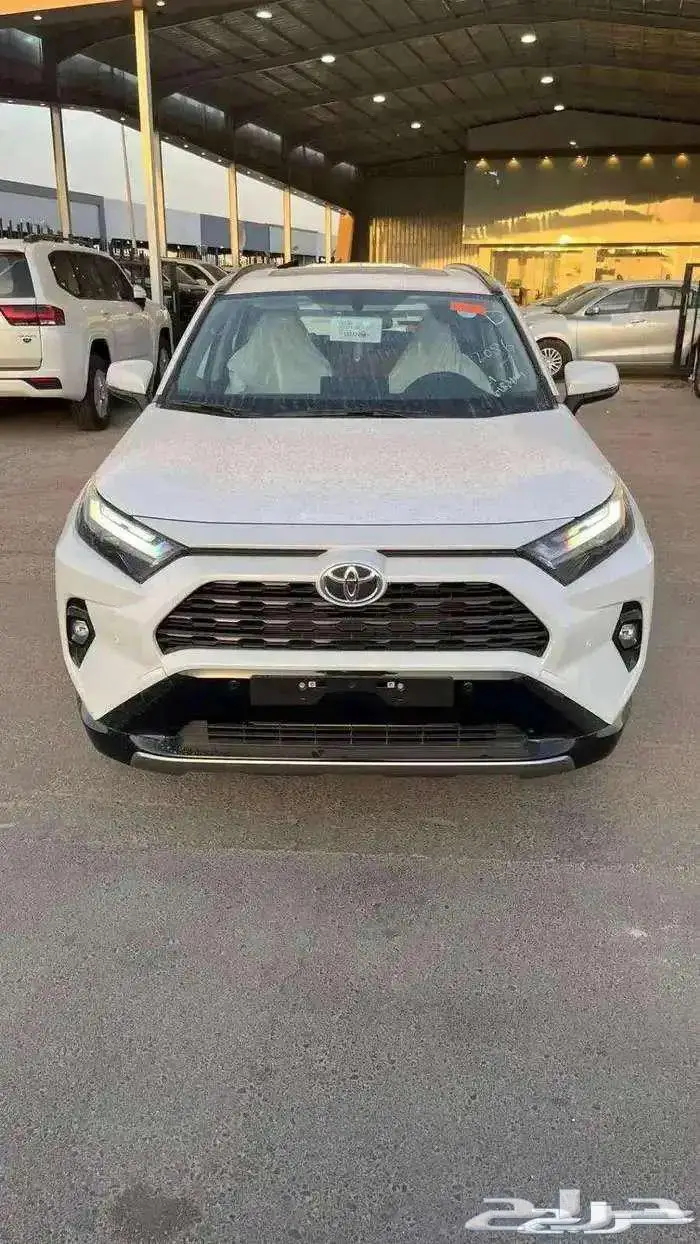 تويوتا راف فور 2025 0