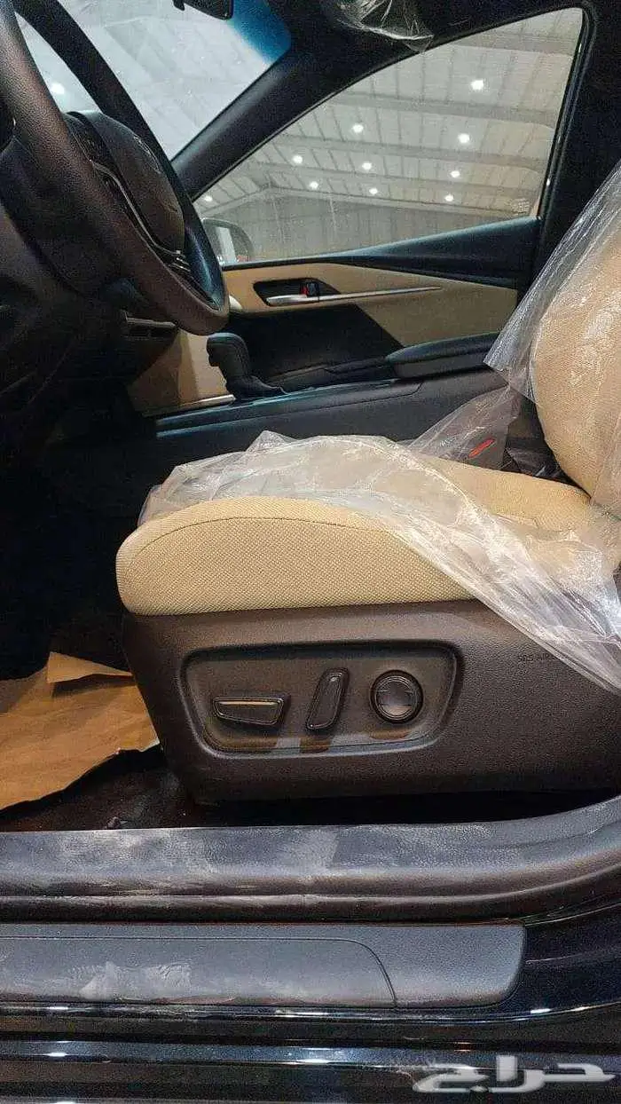 كامري طيس بنزين E 2025 خليجي اسود 11