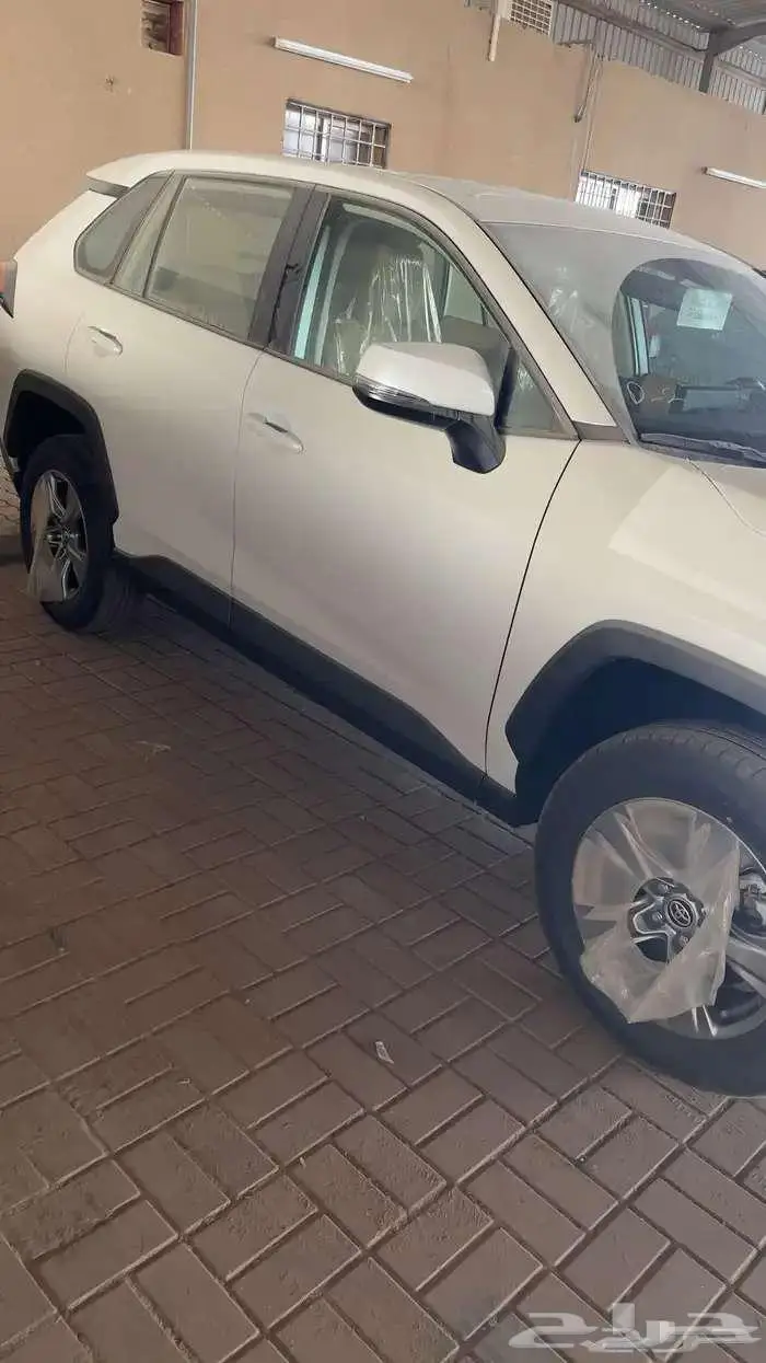 تويوتا راف فور استندر دبل 2025 ابيض 5