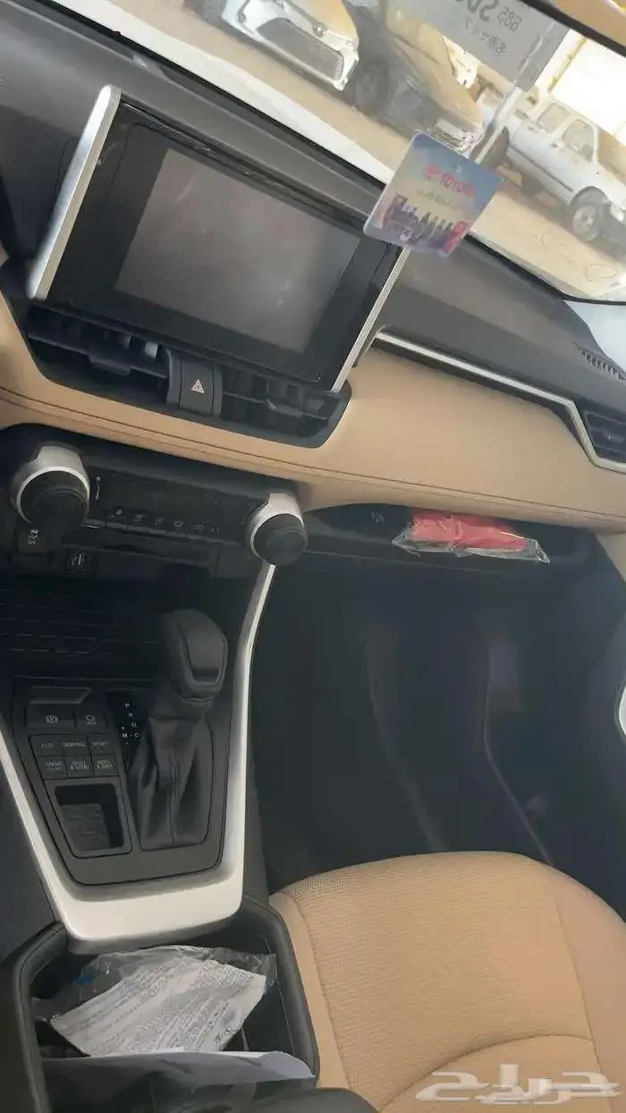 تويوتا راف فور استندر دبل 2025 ابيض 1