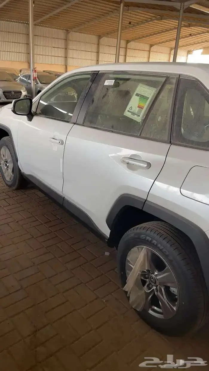 تويوتا راف فور استندر دبل 2025 ابيض 4