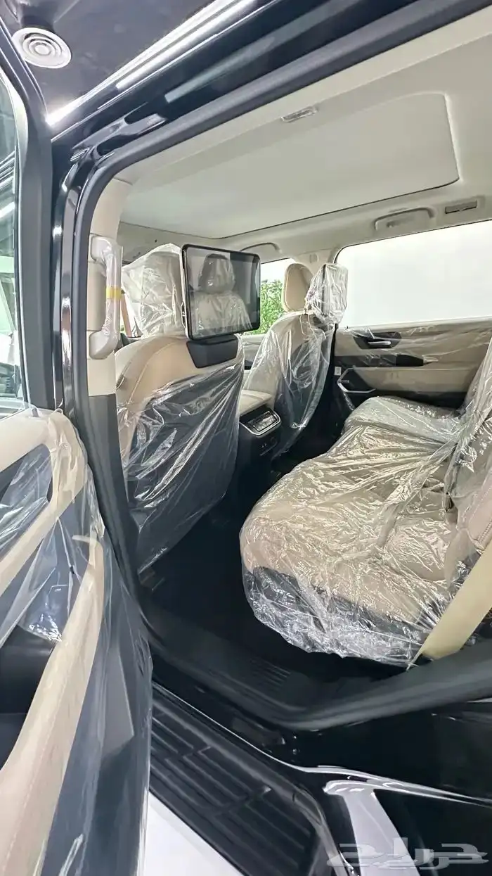 نيسان باترول بلاتينيوم تون تربو 2025 وارد عمان 4