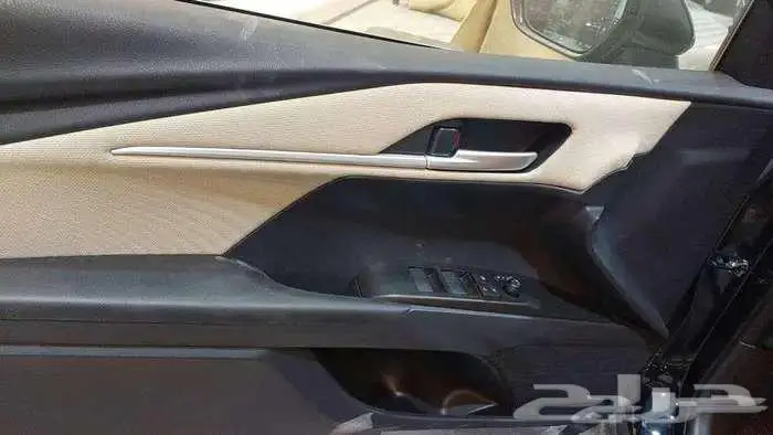 كامري طيس بنزين E 2025 خليجي اسود 8