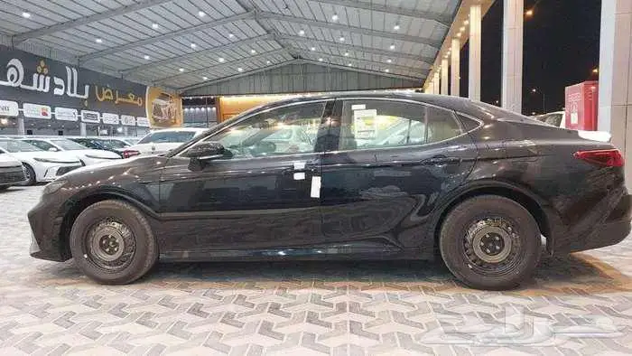 كامري طيس بنزين E 2025 خليجي اسود 3