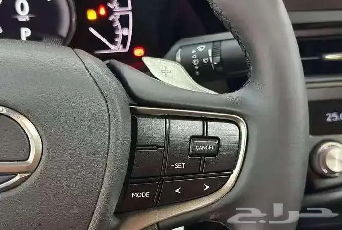 لكزس ES 300AH هايبرد 2025 6
