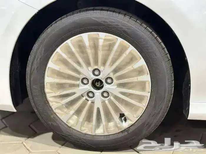 تويوتا كامرى LE بنزين موديل 2025 6