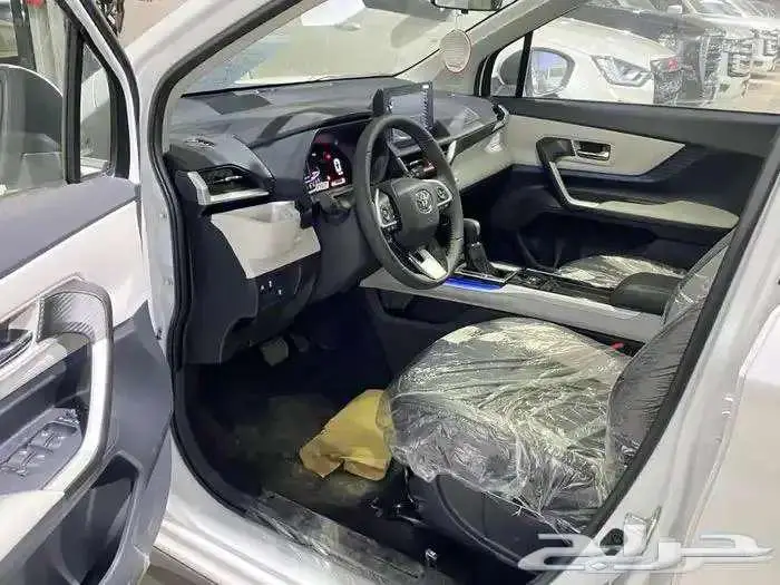 تويوتا فيلوز GLX 2025 كاش و اقساط 3