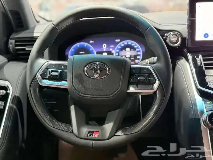 تويوتا لاندكروزر GR بريمي فل كامل 2025 بنزين 20