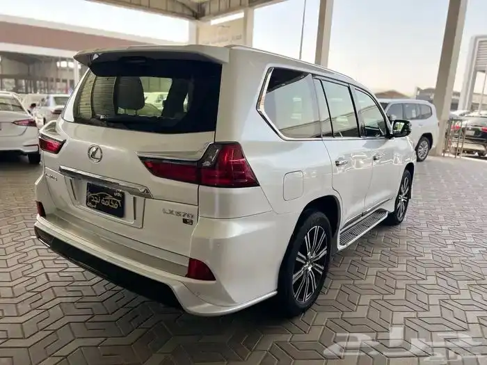 جيب لكزس 2020 سعودي فل كامل ماشي 205 الف 3