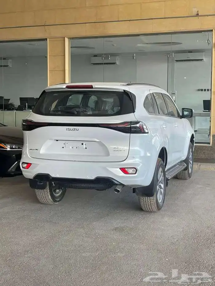 ايسوزو MUX فل كامل دبل ديزل 2025 متوفر لدى الحسن 2