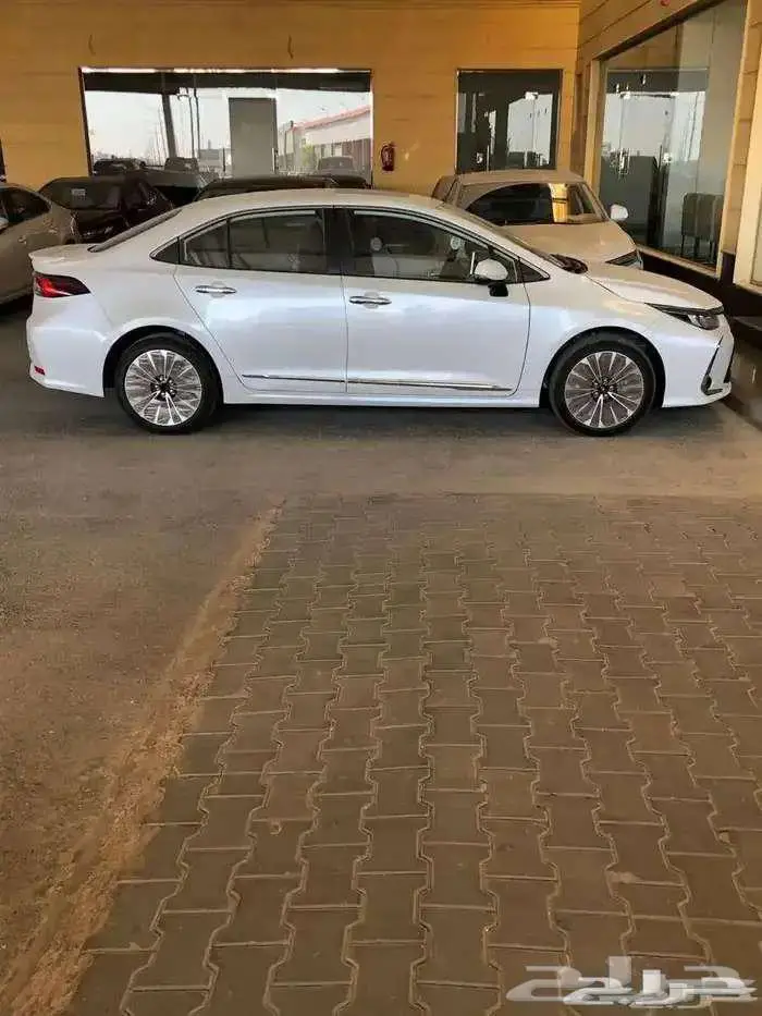 تويوتا كورولا GLI فل كامل موديل 2024 بقسط 1400 لدى الحسن 3