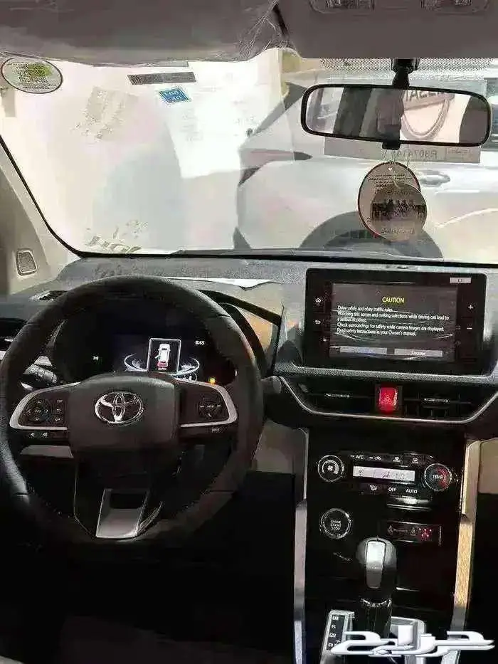 تويوتا فيلوز GLX 2025 3