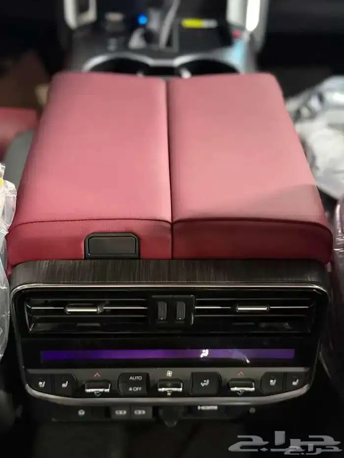 تويوتا لاندكروزر GR بريمي فل كامل 2025 بنزين 10