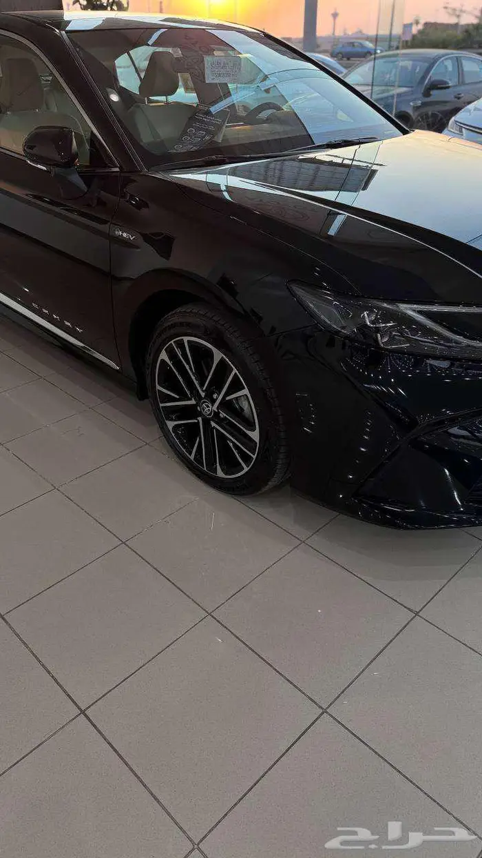 تويوتا كامري LE هايبرد 2025 لون اسود 3