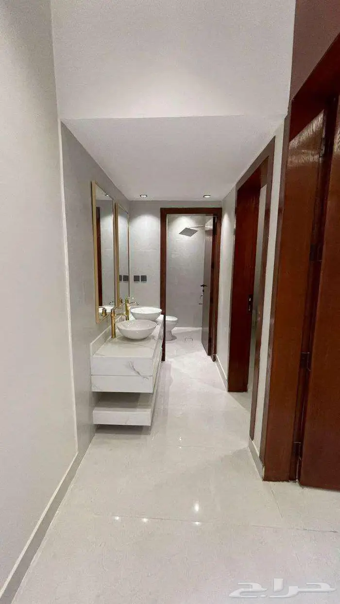 فلة مع شقة مميزة بحي البيان 2