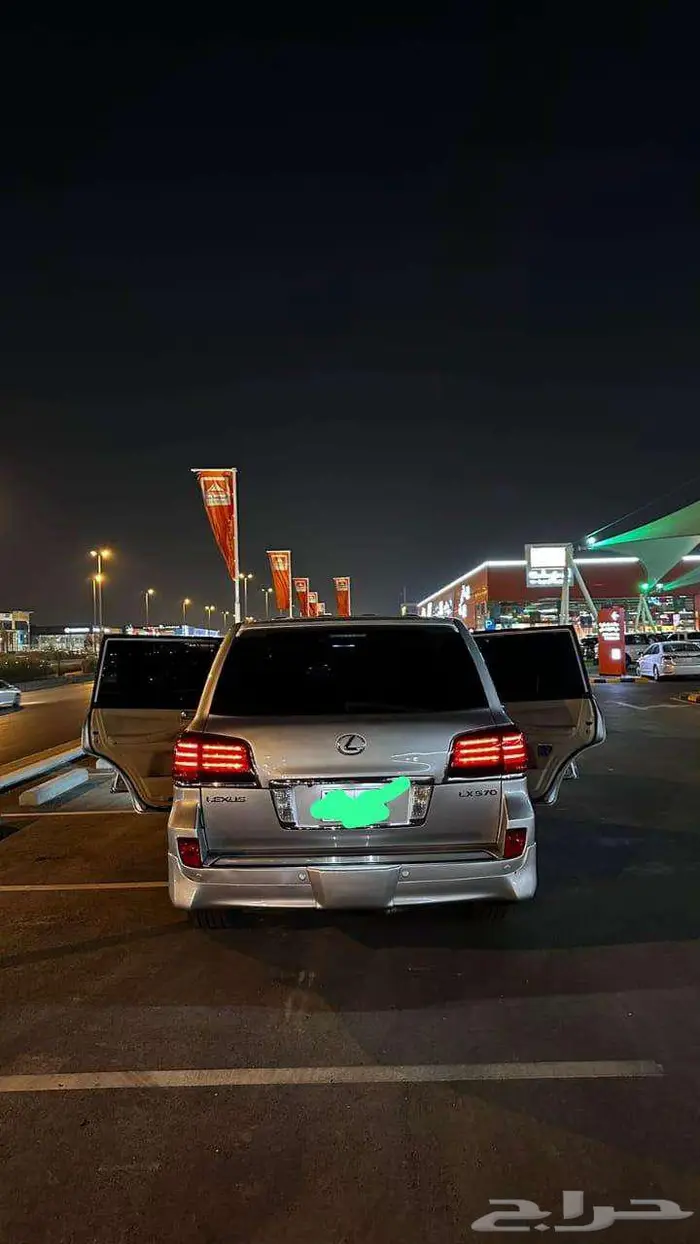 جيب لكزس 570 موديل 2011 2