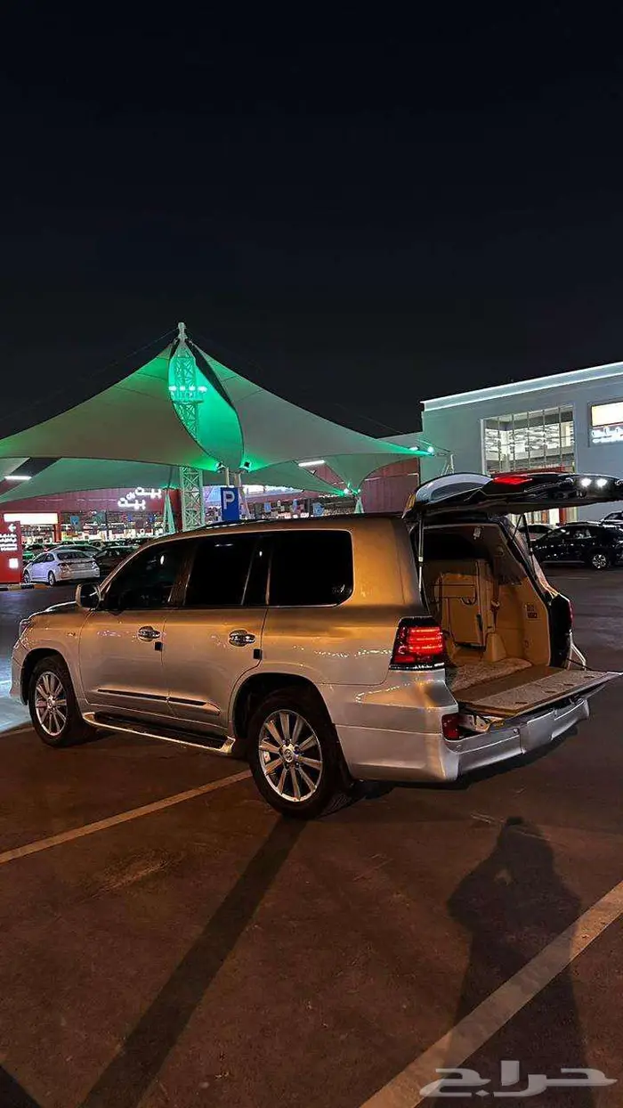 جيب لكزس 570 موديل 2011 11