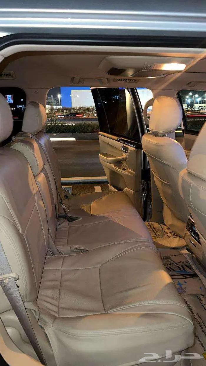 جيب لكزس 570 موديل 2011 17