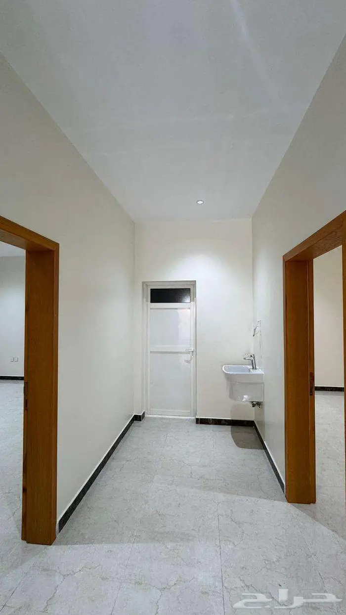 فيلا للبيع فيلا للبيع شرق الدمام - حي الحسام في 5