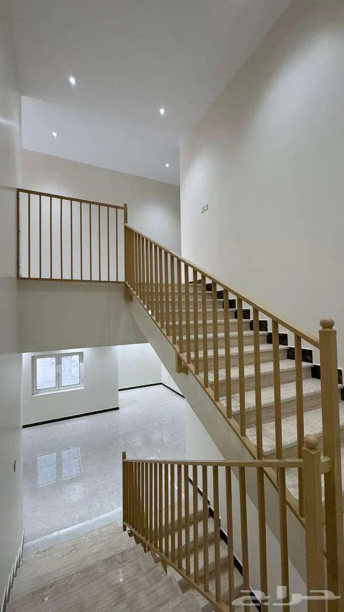 فيلا للبيع فيلا للبيع شرق الدمام - حي الحسام في 6