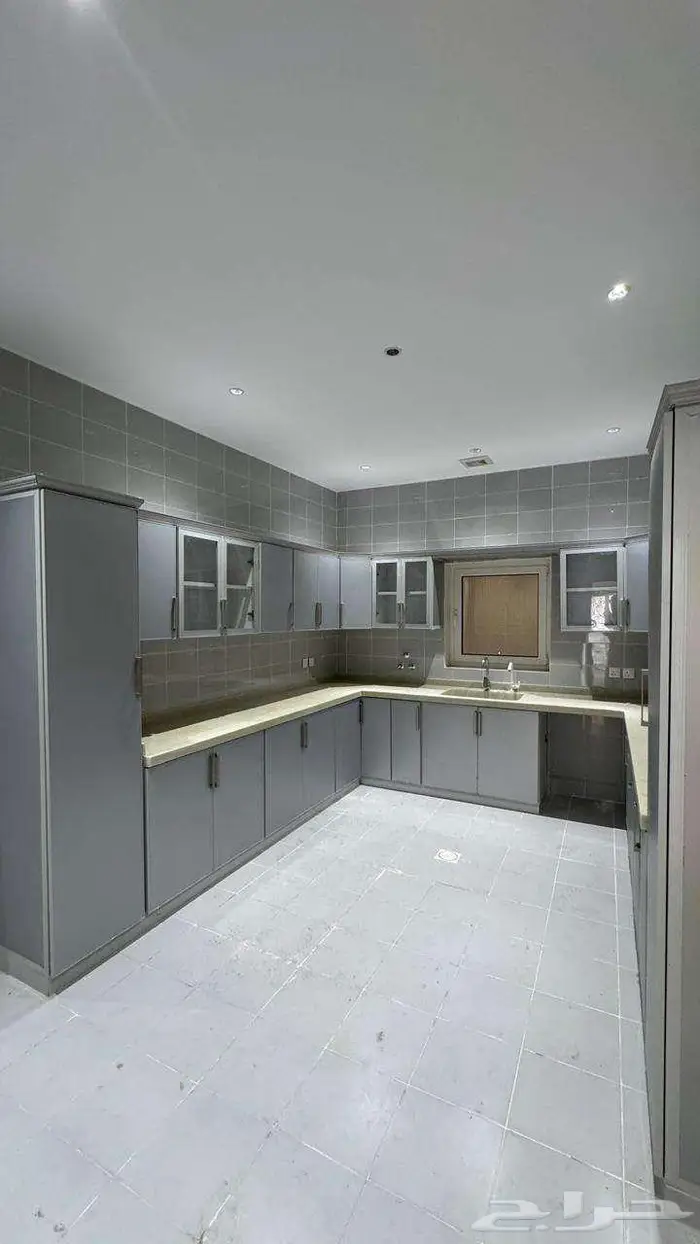 فيلا للبيع فيلا للبيع شرق الدمام - حي الحسام في 8