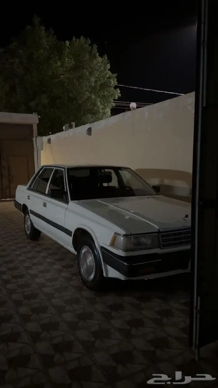 نيسان200 لوريل 2